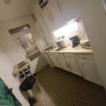 Rom'antique La Jalouzzie דירה *